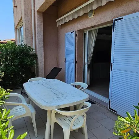 Apartmán T1 Pinedda, Confort-vue Mer- Calme & Soleil *