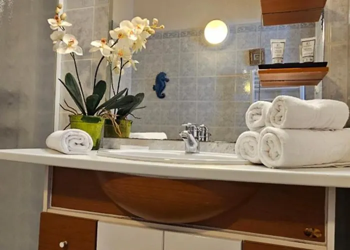 Apartmán T1 Pinedda, Confort-vue Mer- Calme & Soleil *