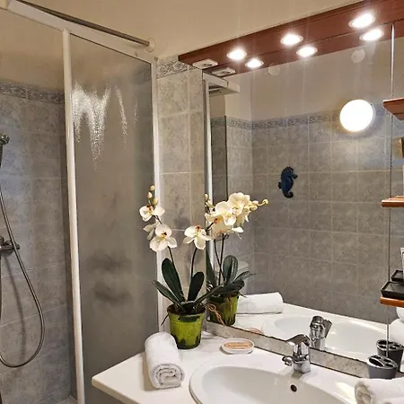 T1 Pinedda, Confort-vue Mer- Calme & Soleil *