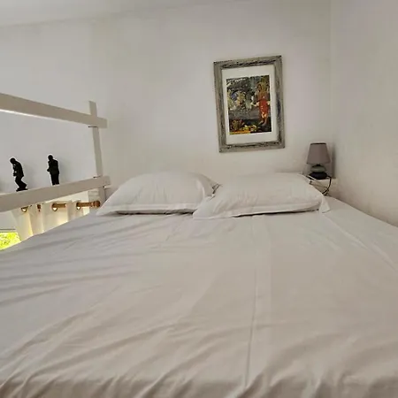 T1 Pinedda, Confort-vue Mer- Calme & Soleil Apartamento *